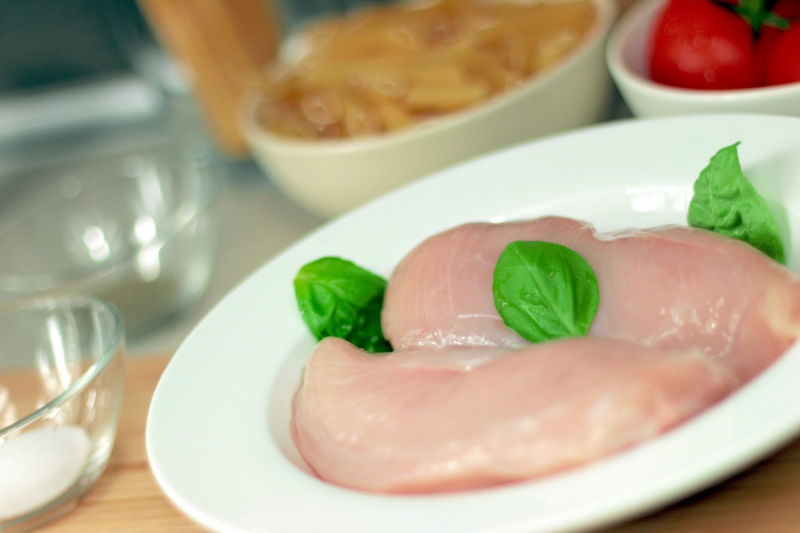 boucherie-TOUET SUR VAR-min_turkey_hen_meat_raw_pink_chicken_ingredient_cooking_uncooked-1087266